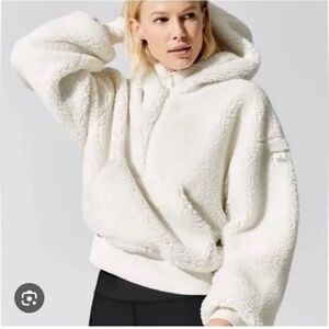 Alo Yoga Streetside Half Zip Faux Fur Hoodie size small women’s Sherpa jacket